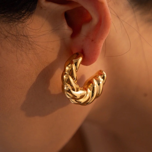 18K Gold Plated Chunky Hoop Earrings*Puff Hoops*High Gloss Finish*Twisted Hoops - Picture 4 of 7
